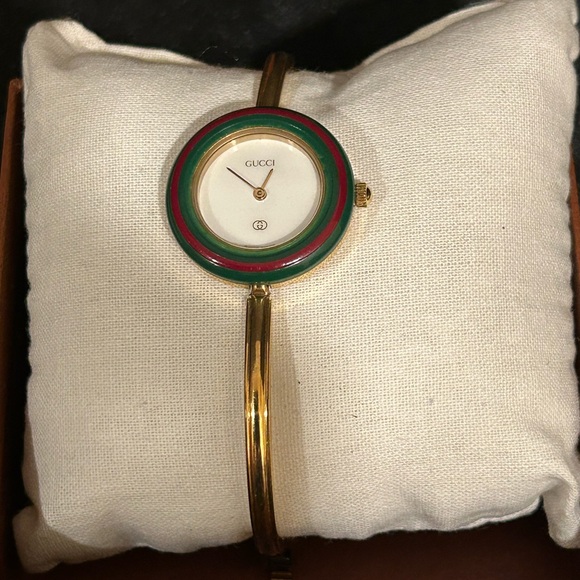 Gucci RARE Vintage Watch Excellent Condition… working has a new battery! - Picture 4 of 5